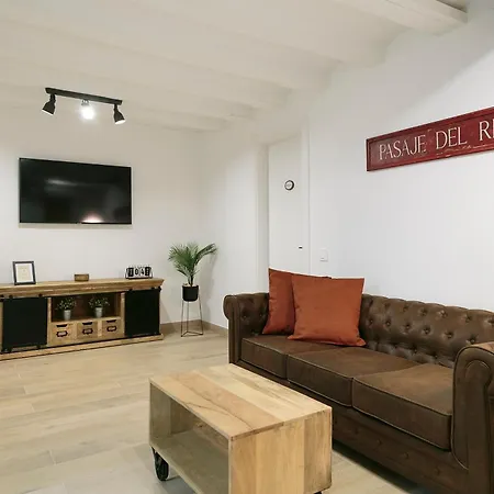 Keyfamily Loft Ramblas Apartment