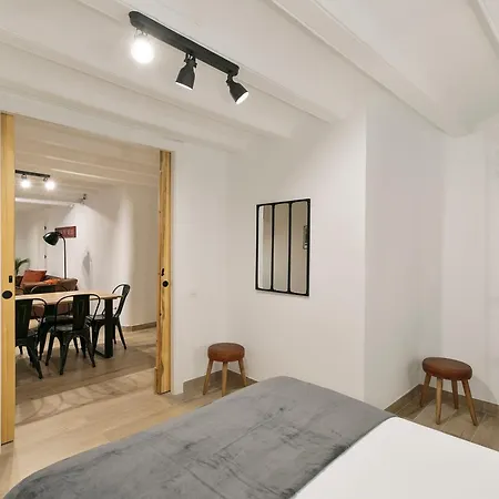 Keyfamily Loft Ramblas * Барселона