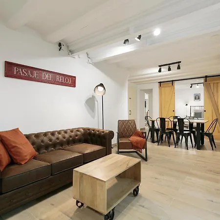 Keyfamily Loft Ramblas Барселона